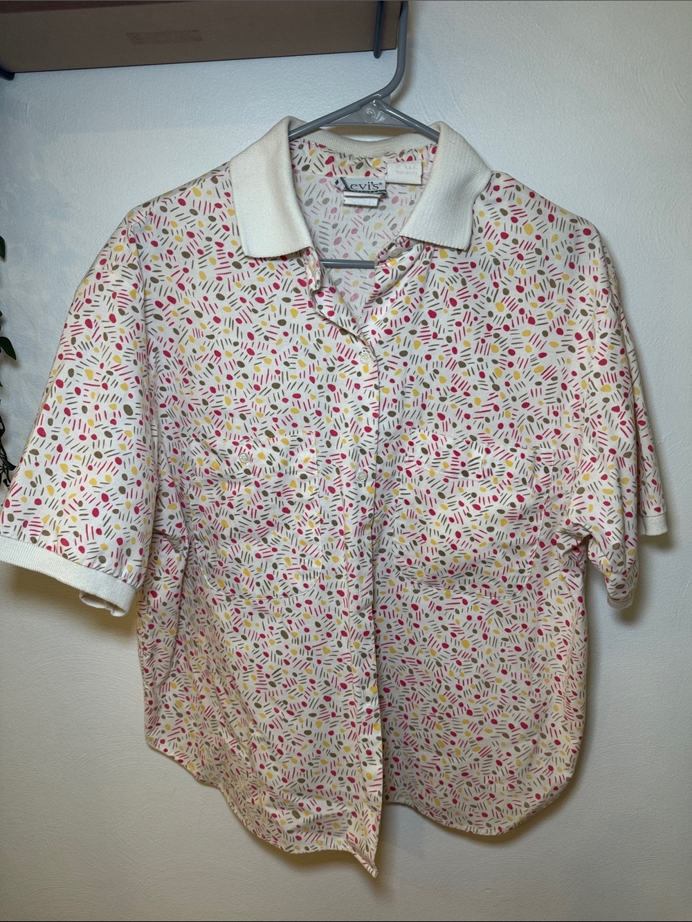 Vintage Levi's White Button-Down Shirt with Pink and Green Confetti Print